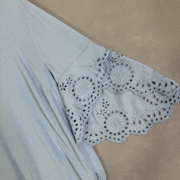 Chico’s Top Women Plus SZ 16 Eyelet Bell Sleeve Lightweight Feminine Casual - Picture 7 of 16